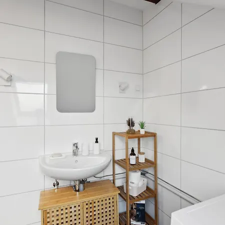 Stylish & Relaxing Penthouse ~ Workspace ~ Parking